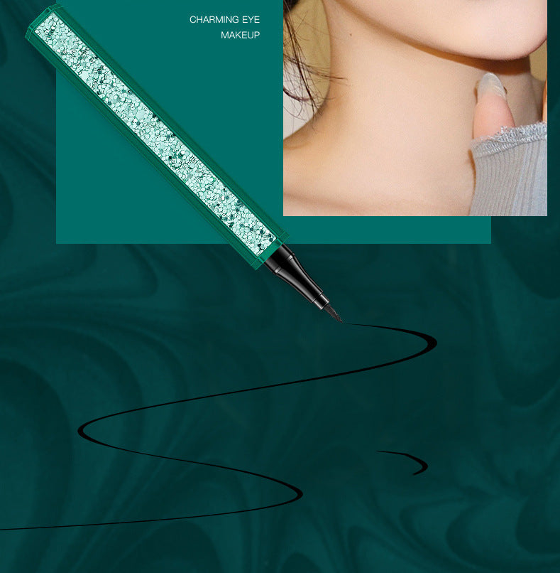 Emerald Beauty Set BB Cream Lipstick Eyeliner